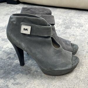 MICHAEL Michael Kors Devenport Suede Leather Cutout Heels Booties Gray Sz 7